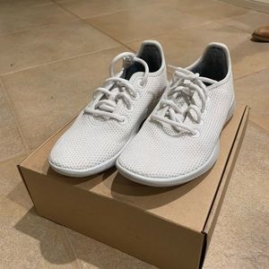 Allbirds tree runners. Never worn, in perfect condition. Women’s size 7.